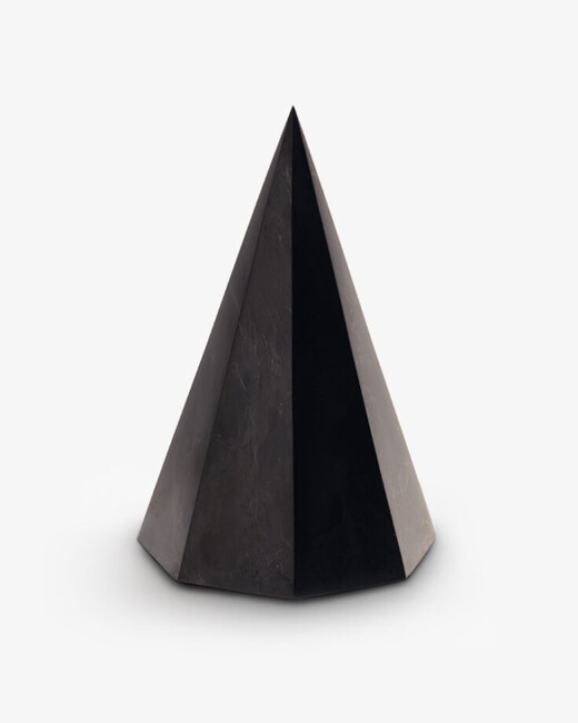 Energetisierte Schungit-Pyramide RA